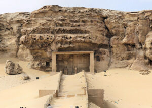 Explore Tel Amarna & Beni Hassan: Day Tour from Cairo