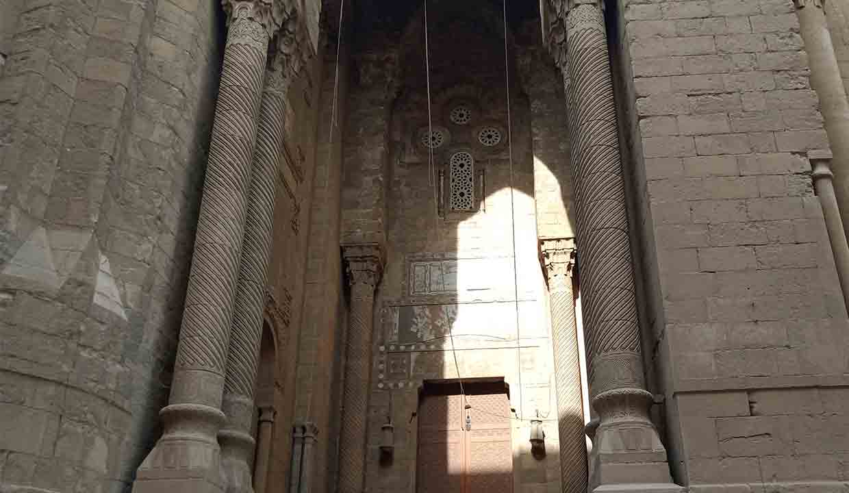 Majesty & Mausoleum: Al-Rifa'i Mosque's Dual Cairo Charm