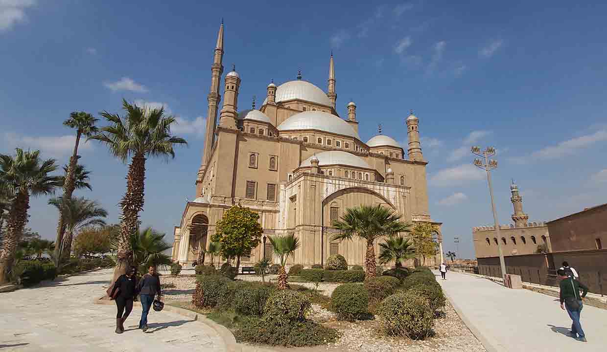 Muhammad Ali's Masterpiece: The Radiant Alabaster Mosque Tale