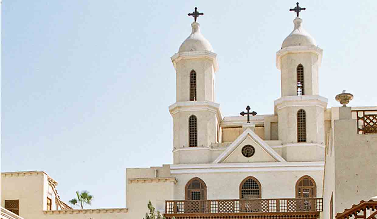 Hanging Church: A Dazzling Jewel in Old Cairo’s Crown